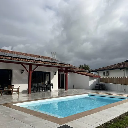 : Maison 3 Pieces, Piscine Privee, Internet, Parking - Fr-1-495-148 Cambo-les-Bains